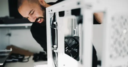 Fractal Gaming Tystnad ar aldrig bra