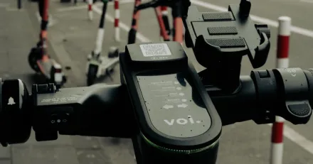 VNV Global Ar raset over