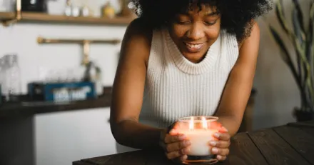 Candles Scandinavia Ett ljus i morkret