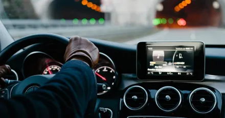 Small Cap Okade intakter for Move About