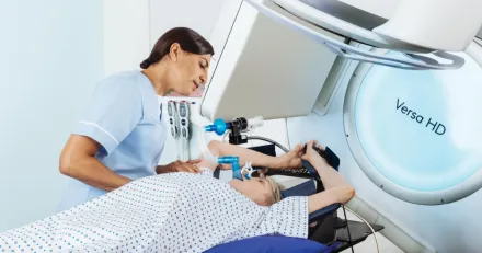 Elekta laddar for ny uppgangsfas