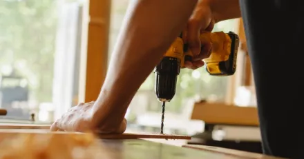 Brdr. A O Johansen Racker tva magra ar