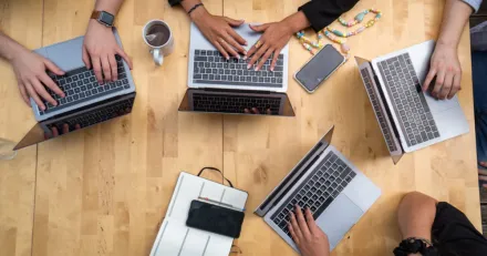 Small Cap 4C Group rusade p ramavtal High Quality