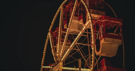 ferris wheel 7637669 1920