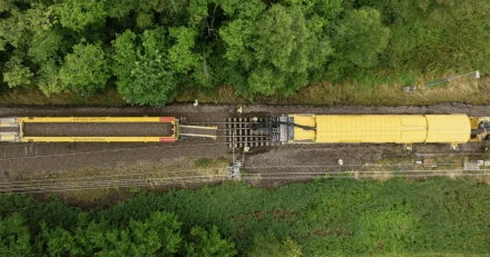 Railvac and Ballast Feeder Liggande 1920x1071